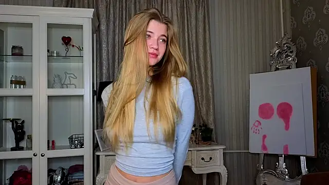 Snapshot of AnneFoxy chatting on 11/07/25, 07:41 AnneFoxy online show from 11/07/25, 07:41