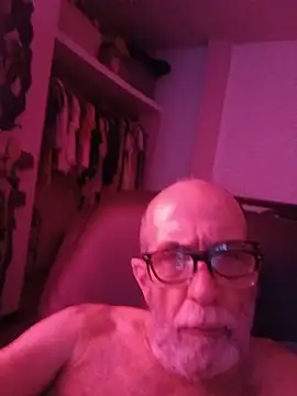 Snapshot of peterjohnsuarmanero chatting on 06/13/26, 01:09 peterjohnsuarmanero online show from 06/13/26, 01:09