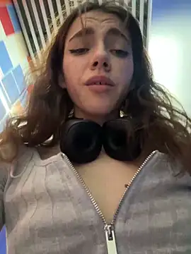 Lily  Belle online show from 12/11/24, 04:09