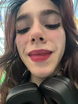 Lily  Belle online show from 12/21/24, 01:10