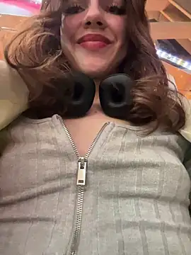 Lily  Belle online show from 12/21/24, 04:14