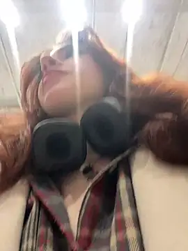 Lily  Belle online show from 12/24/24, 01:28