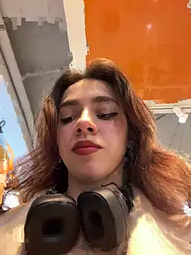 Lily  Belle online show from 01/28/25, 01:05