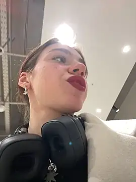 Lily  Belle online show from 02/13/25, 03:35