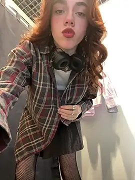 Lily  Belle online show from 02/14/25, 12:14