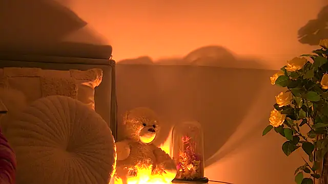 AngeliqueSkye online show from 12/04/25, 04:11