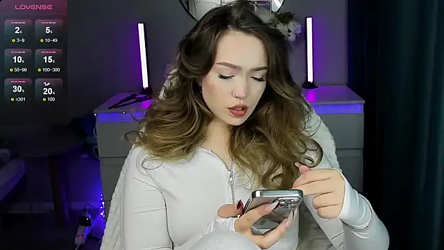 Snapshot of Evia_r0se chatting on 09/17/25, 03:46 Evia r0se online show from 09/17/25, 03:46