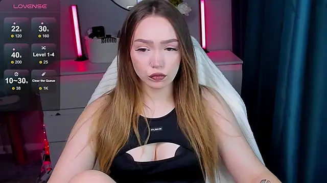 Snapshot of Evia_r0se chatting on 10/03/25, 12:13 Evia r0se online show from 10/03/25, 12:13