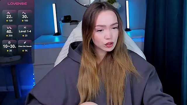 Snapshot of Evia_r0se chatting on 10/04/25, 08:40 Evia r0se online show from 10/04/25, 08:40