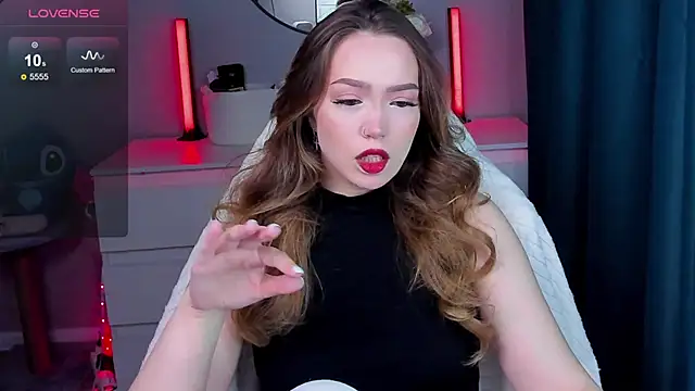 Snapshot of Evia_r0se chatting on 10/07/25, 12:02 Evia r0se online show from 10/07/25, 12:02