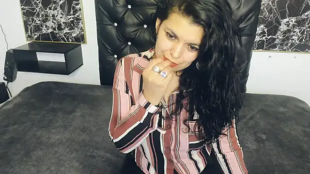 scarlett w0lf online show from 01/18/25, 03:59