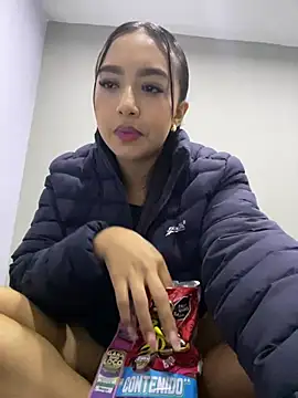 SOPHIACANDY19  online show from 12/12/24, 09:48