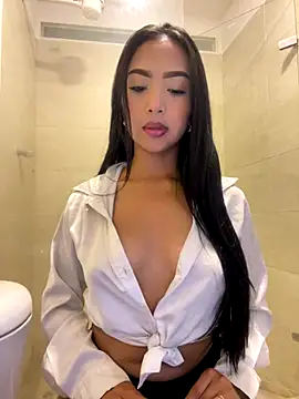 SOPHIACANDY19  online show from 10/06/25, 12:24