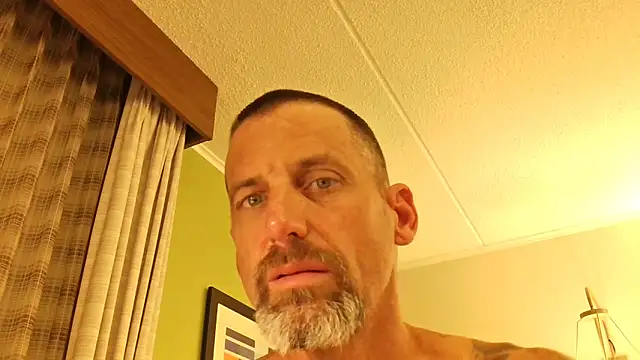 overaveragefreak4you online show from 10/03/25, 12:24