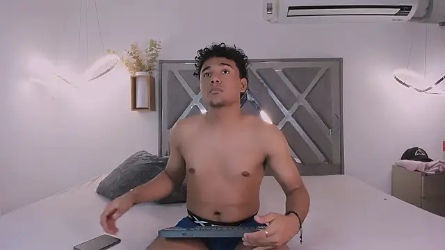 mia and masterboy online show from 10/02/25, 08:10