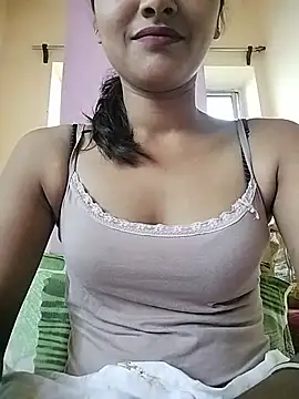MISSQUEEN48 online show from 07/10/26, 11:24