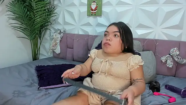 Snapshot of Michelle_Brooks chatting on 12/21/24, 11:44 Michelle Brooks online show from 12/21/24, 11:44