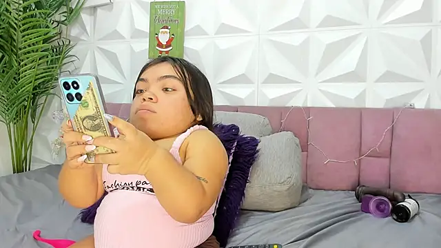 Snapshot of Michelle_Brooks chatting on 12/28/24, 02:21 Michelle Brooks online show from 12/28/24, 02:21