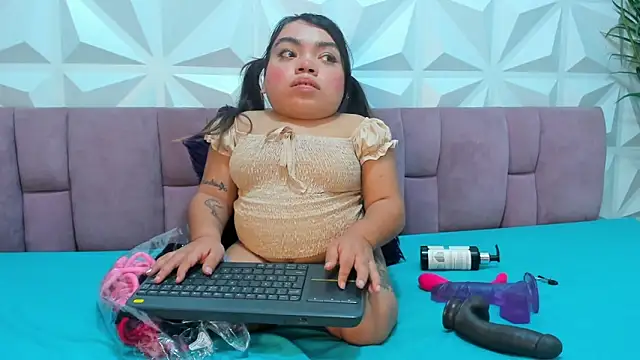 Snapshot of Michelle_Brooks chatting on 01/09/25, 08:33 Michelle Brooks online show from 01/09/25, 08:33