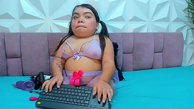 Snapshot of Michelle_Brooks chatting on 01/09/25, 11:34 Michelle Brooks online show from 01/09/25, 11:34