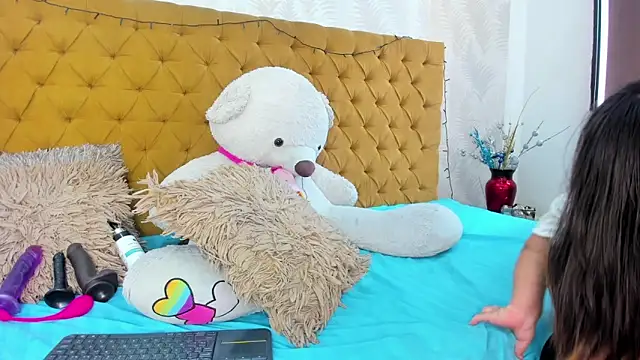 Snapshot of Michelle_Brooks chatting on 01/13/25, 07:21 Michelle Brooks online show from 01/13/25, 07:21