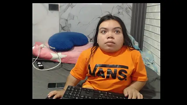 Snapshot of Michelle_Brooks chatting on 10/29/25, 07:54 Michelle Brooks online show from 10/29/25, 07:54