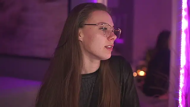 StephanieNeeson online show from 12/20/24, 08:23