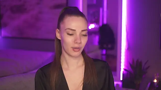 StephanieNeeson online show from 12/28/24, 09:08
