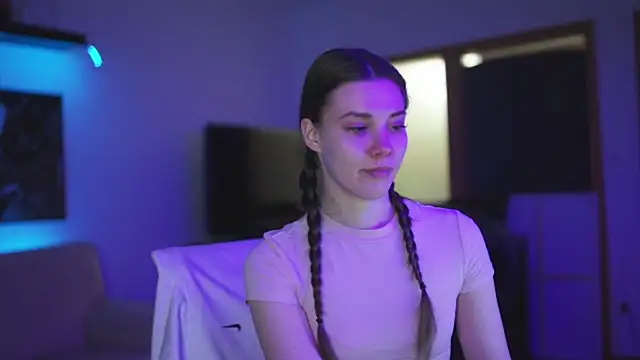 StephanieNeeson online show from 02/26/25, 11:26