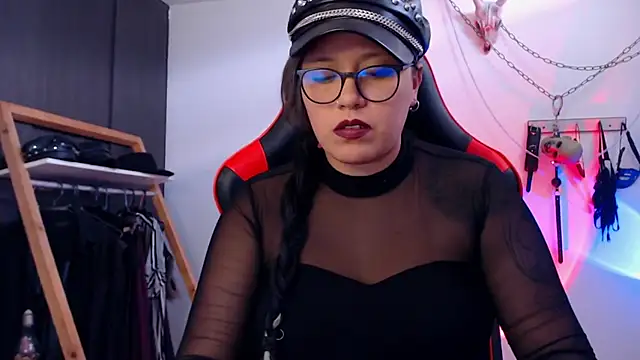 Snapshot of LilithSharon chatting on 12/20/24, 07:07 LilithSharon online show from 12/20/24, 07:07