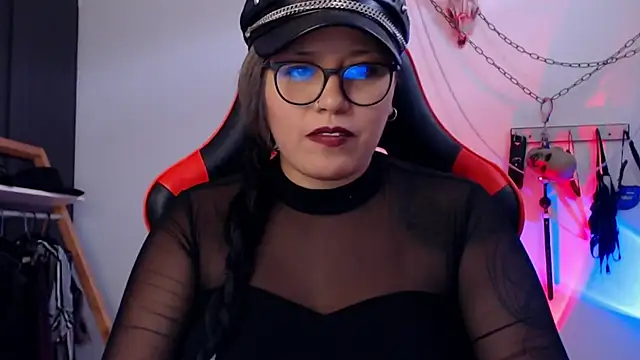 Snapshot of LilithSharon chatting on 02/13/25, 09:49 LilithSharon online show from 02/13/25, 09:49