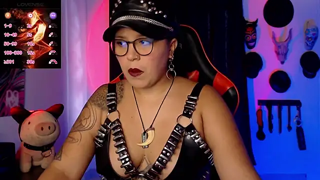 Snapshot of LilithSharon chatting on 09/27/25, 04:45 LilithSharon online show from 09/27/25, 04:45