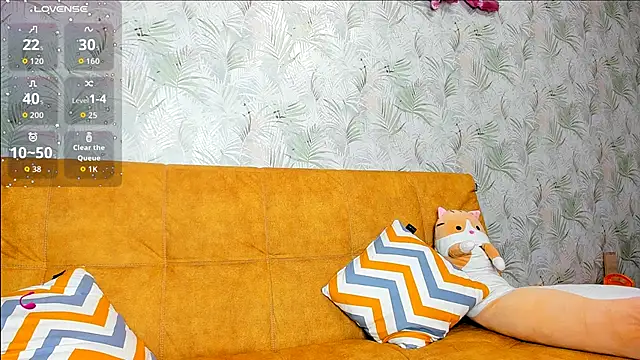 Snapshot of LuxieDelight chatting on 11/03/25, 06:36 LuxieDelight online show from 11/03/25, 06:36