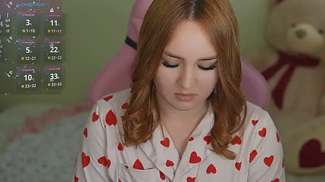 Snapshot of LovelyBell chatting on 09/30/25, 01:27 LovelyBell online show from 09/30/25, 01:27