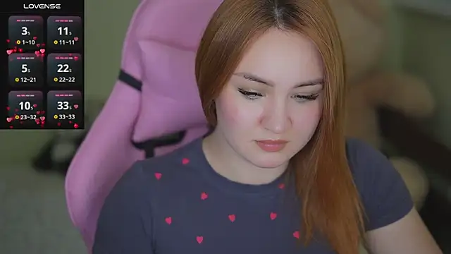 Snapshot of LovelyBell chatting on 10/18/25, 05:10 LovelyBell online show from 10/18/25, 05:10