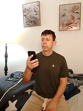 Snapshot of hoy_toyboy chatting on 03/13/25, 05:50 hoy toyboy online show from 03/13/25, 05:50