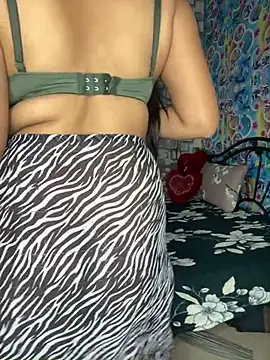 Hot royalbhabhi online show from 12/27/24, 10:01