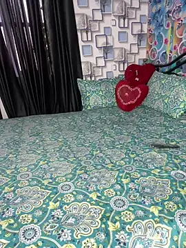 Hot royalbhabhi online show from 12/29/24, 08:11