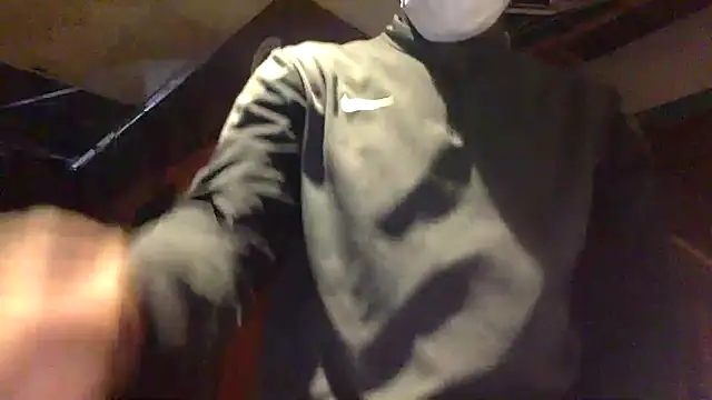 Snapshot of xMaskedManex chatting on 11/13/25, 05:28 xMaskedManex online show from 11/13/25, 05:28