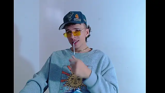 Keeny16 online show from 12/07/24, 07:43