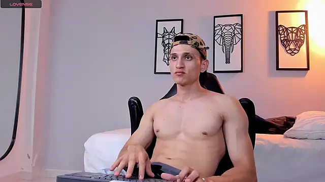 connor twink online show from 12/12/24, 12:38