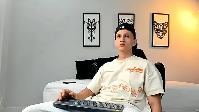 connor twink online show from 01/29/25, 12:54