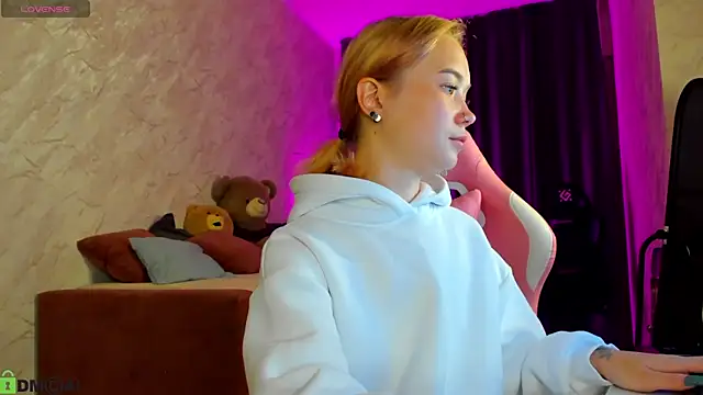 Snapshot of Kira_yoon chatting on 09/25/25, 11:52 Kira yoon online show from 09/25/25, 11:52