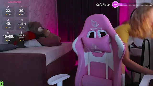 Snapshot of Kira_yoon chatting on 10/10/25, 12:53 Kira yoon online show from 10/10/25, 12:53