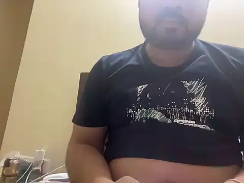 Snapshot of coolboy6566 chatting on 10/13/25, 06:52 coolboy6566 online show from 10/13/25, 06:52