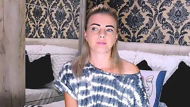 Aly girl1 online show from 09/18/25, 07:21