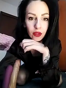 Snapshot of dahlia_82 chatting on 04/01/26, 08:37 dahlia 82 online show from 04/01/26, 08:37