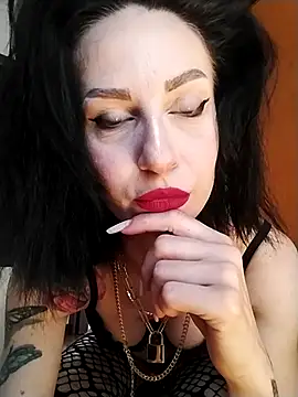 Snapshot of dahlia_82 chatting on 05/28/26, 10:23 dahlia 82 online show from 05/28/26, 10:23