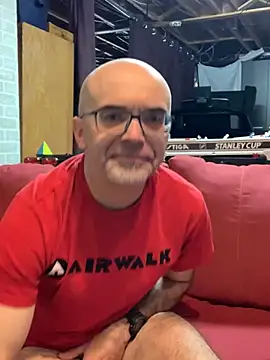 Snapshot of MaxVain chatting on 02/22/25, 05:24 MaxVain online show from 02/22/25, 05:24