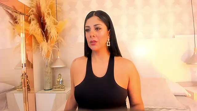 Snapshot of IvannaAnggel chatting on 10/10/25, 12:26 IvannaAnggel online show from 10/10/25, 12:26